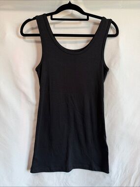 Amazon Essentials Black Scoop Neck Tank Top